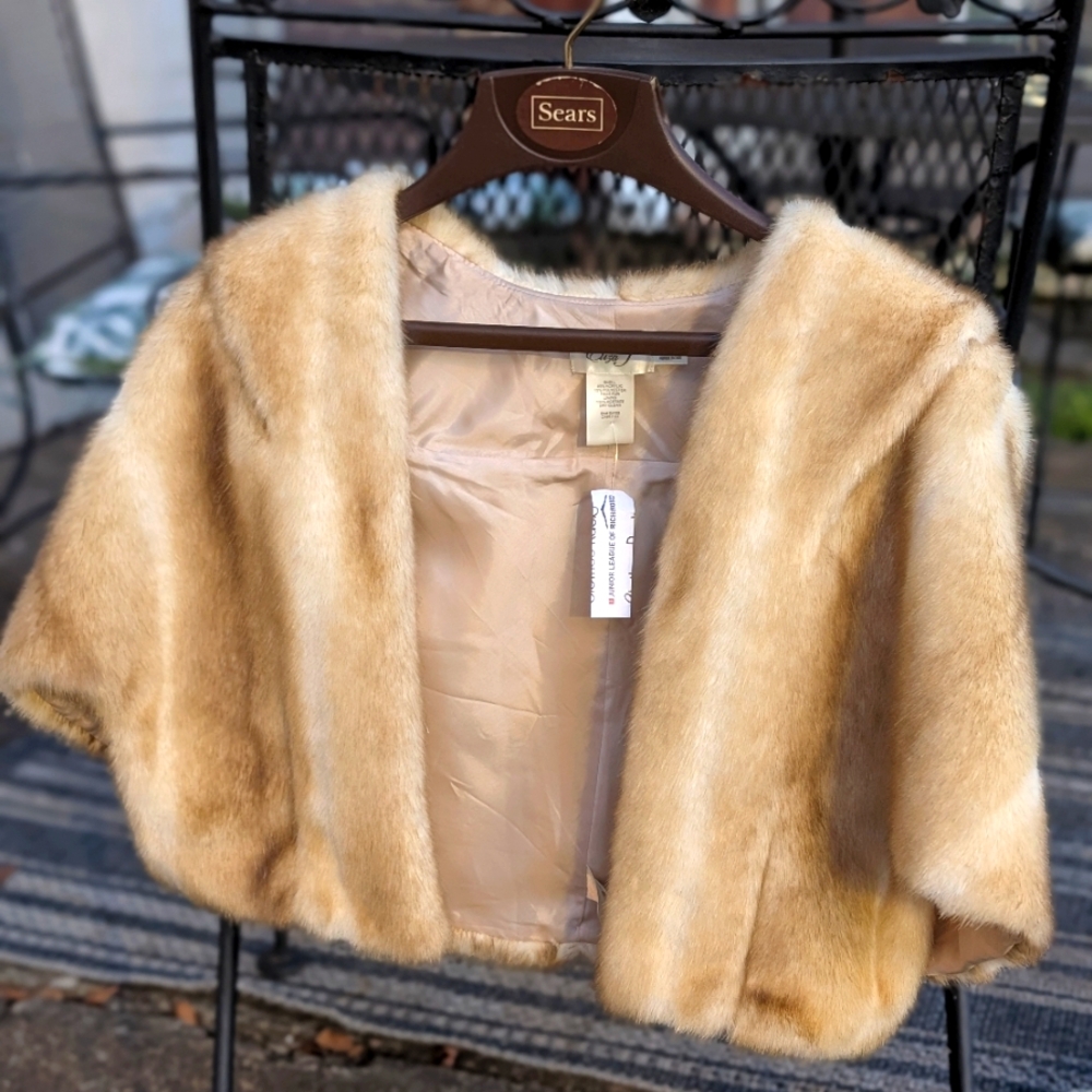 Eliza J Faux fur capelet shawl (taupe)